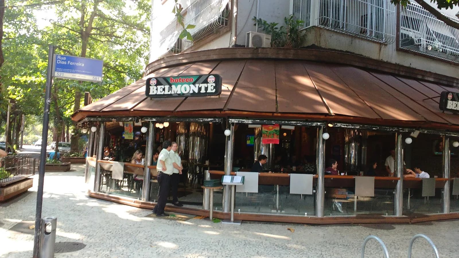 Boteco Belmonte's corner terrace in Leblon